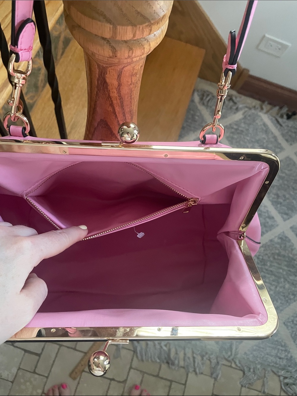 Vegan Leather Pink Kiss Lock Frame-Top Shoulder or Hand Bag Large New - Picture 11 of 14